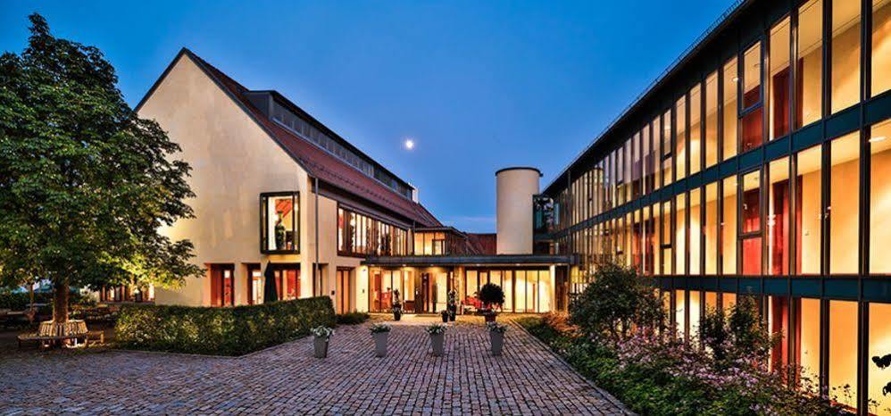 Hotel Oberschwaebischer Hof Schwendi ภายนอก รูปภาพ