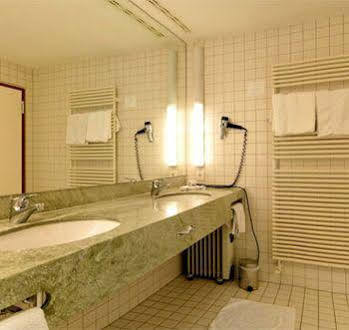 Hotel Oberschwaebischer Hof Schwendi ภายนอก รูปภาพ