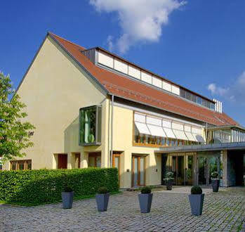 Hotel Oberschwaebischer Hof Schwendi ภายนอก รูปภาพ
